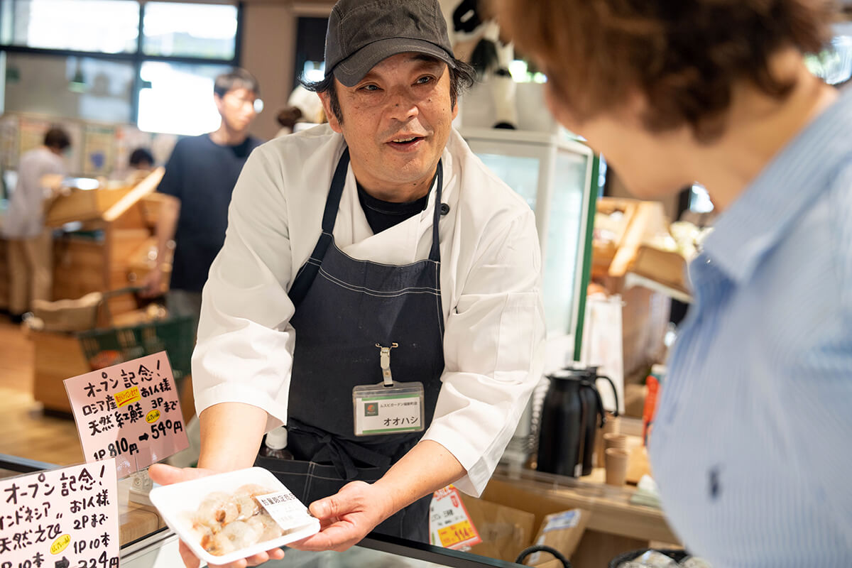精肉鮮魚スタッフ